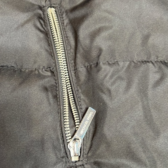 Michael Kors Sz 1X Black Puffer Zip Vest Jacket - Picture 3 of 7